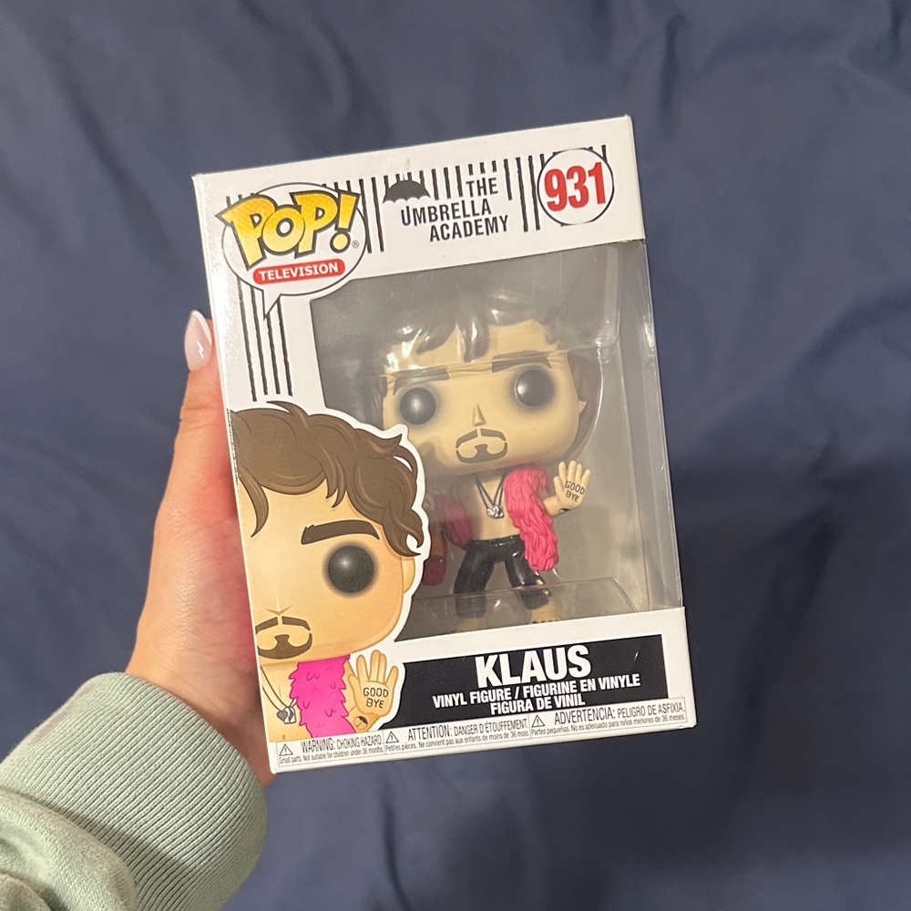 Funko Pop Klaus with Pink Boa